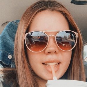 Meet your Posher, Emma